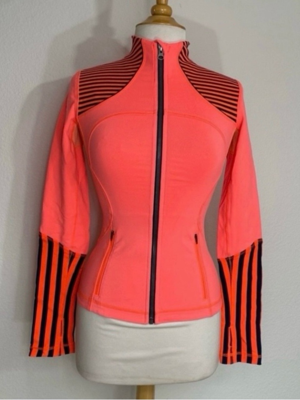 Lululemon Womens Forme Bright Orange Stripe Luon Athletic Zip Jacket Size 2 Gym